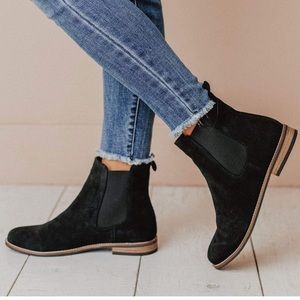 Black Chelsea Boots